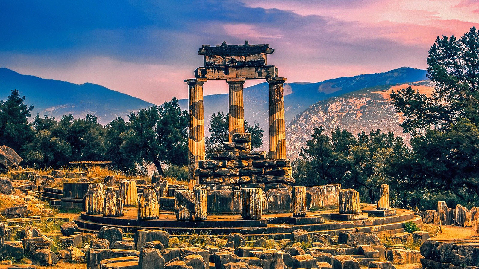 Delphi temple