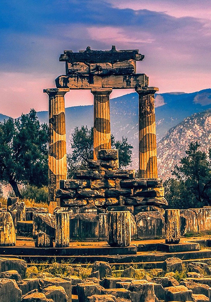 Classical tour Greece Delphi